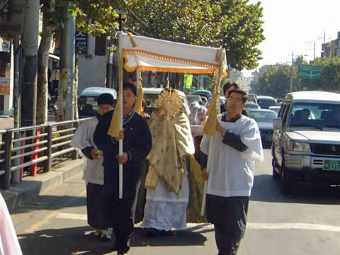 韓国　聖体行列